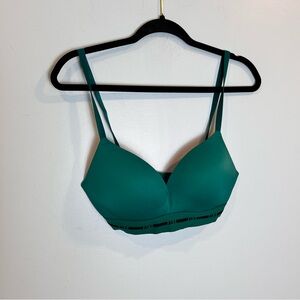 Victoria’s Secret PINK Women’s Bra 32DD Green Black Adjustable Straps Lined Cup